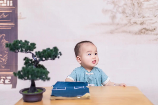 清徐三个月宝宝抬头不稳